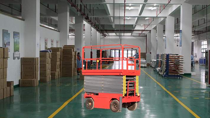 廠房工地移動(dòng)式升降機(jī)應(yīng)用