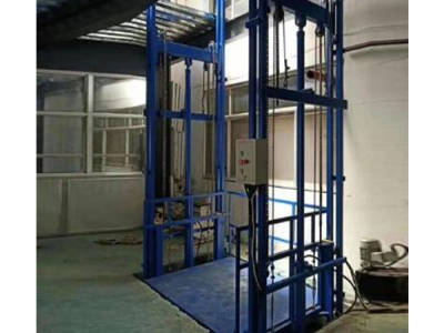 高空作業(yè)移動升降平臺的特點