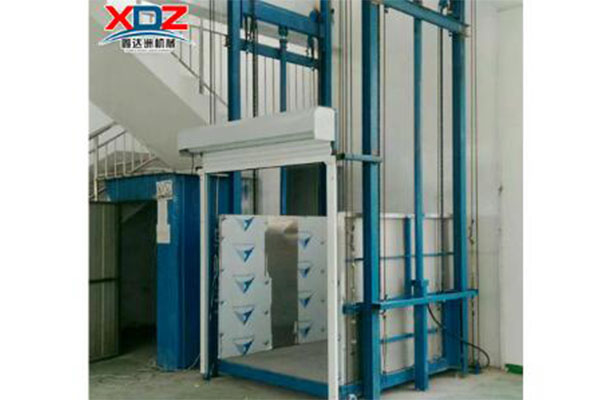 導軌式升降平臺