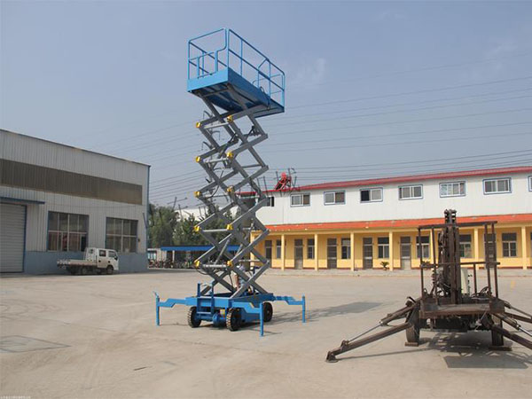 移動式升降機 移動式升降機