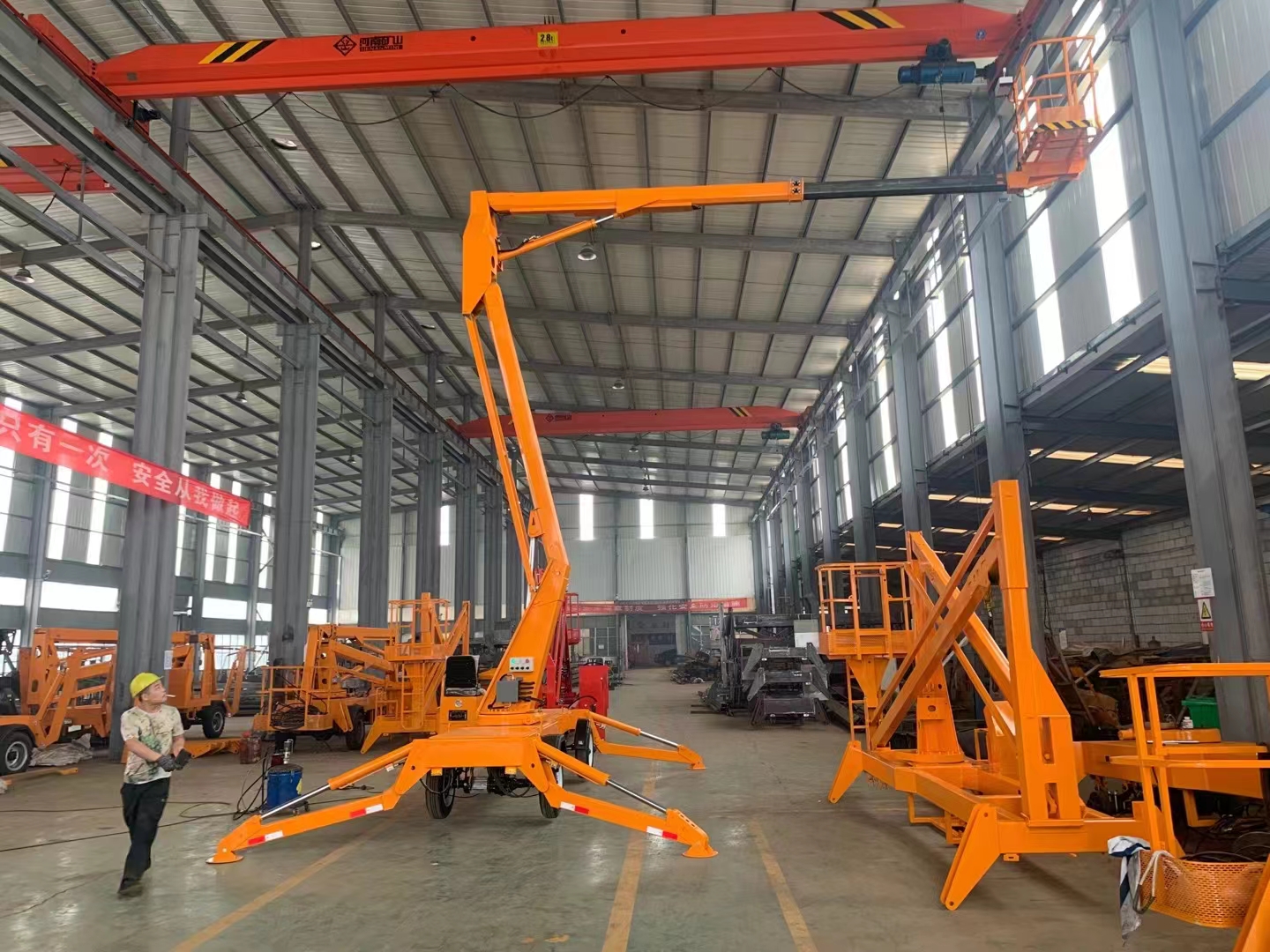 移動式升降機 移動式升降機